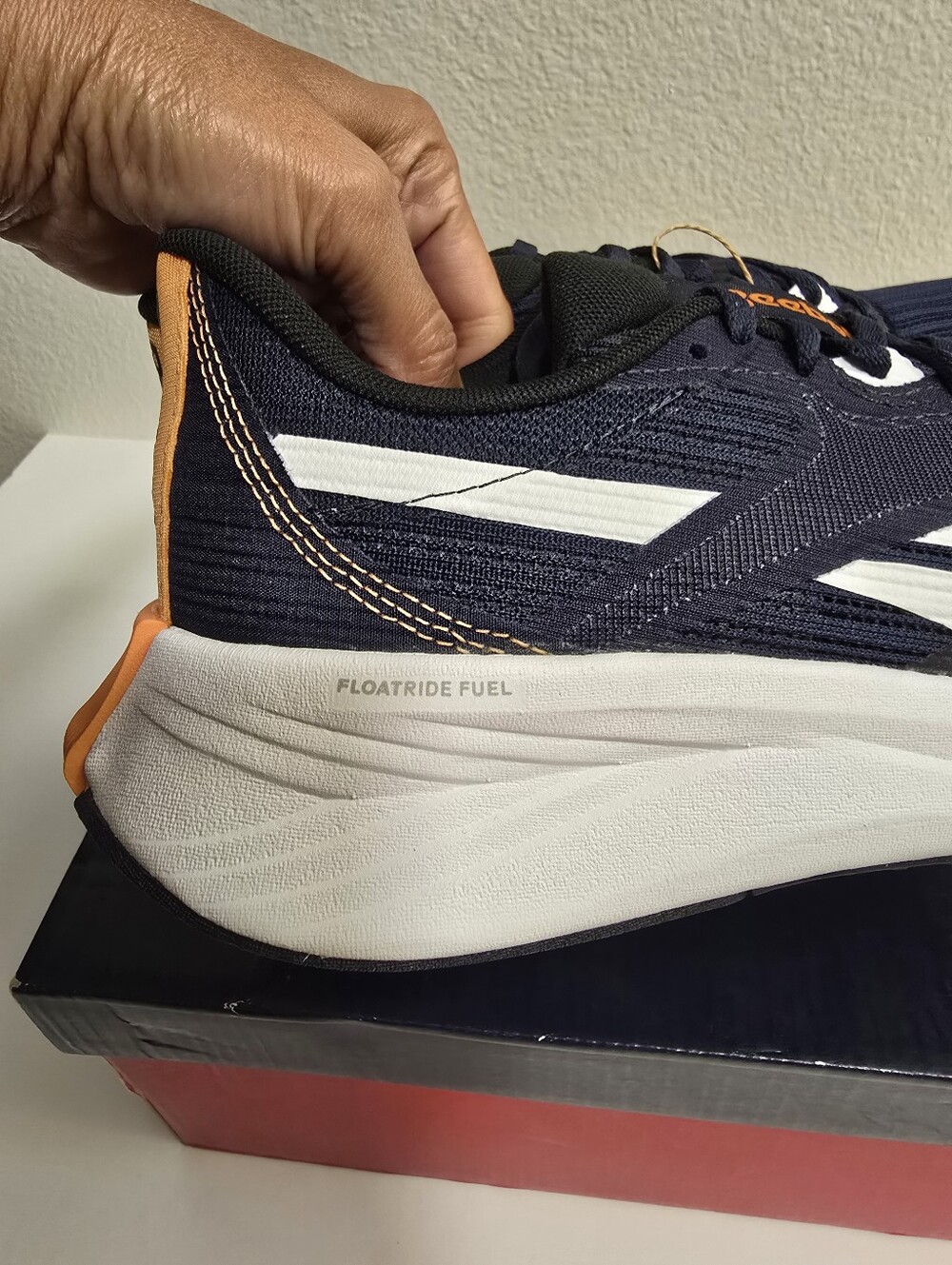 Reebok Energen Tech Plus Women Shoes In Vector Navy Ftwr White Peach - Picture 8 of 12